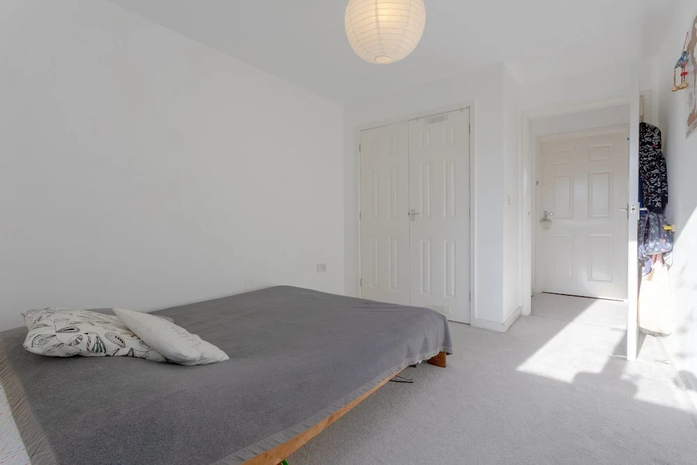 2 Bedroom Apartment With Balcony in Nunhead