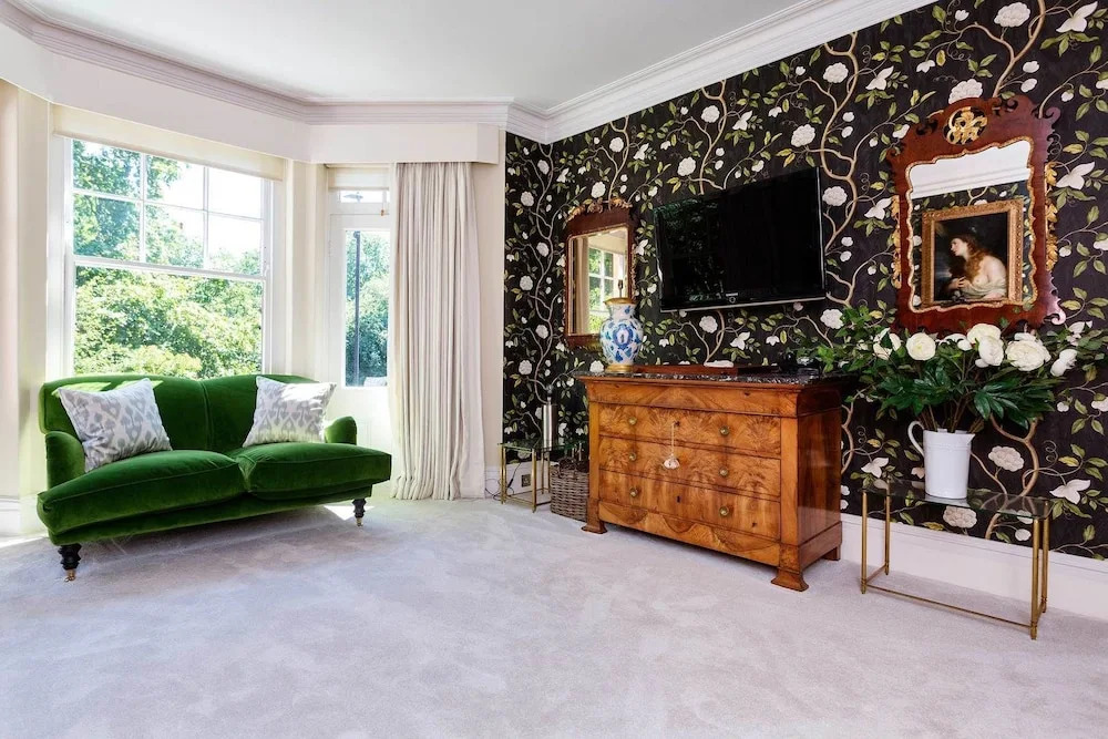 Classical Style near Battersea Park