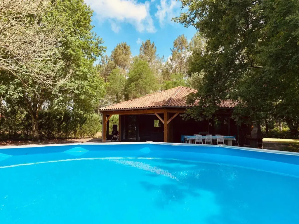 L estanguet maison octogonale en foret