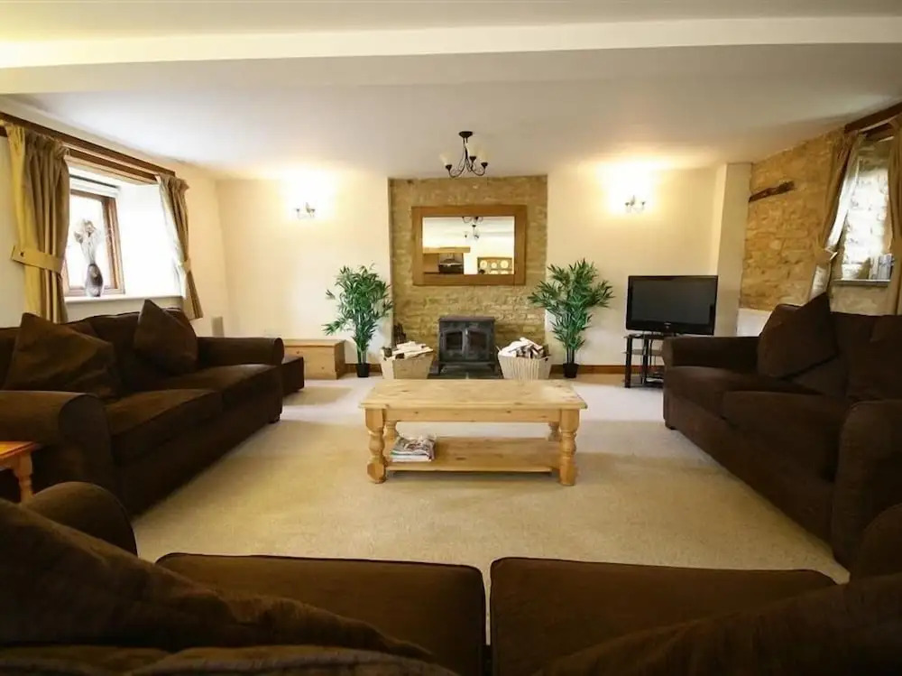 Tithe Barn, Lyneham