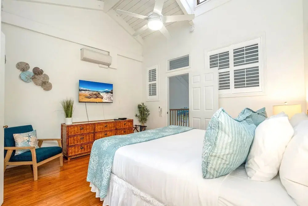 Kamaole Sands 7-405 - Stunning Renovation, Large Lanai, Ocean Views, Split AC!