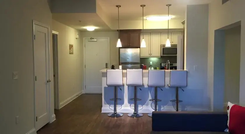 Luxury 2-Bedroom, 2-Bathroom with Pool and Views