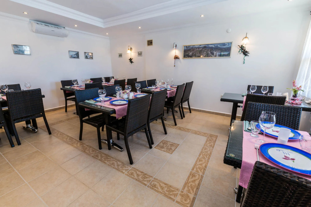 Hadrian Hotel