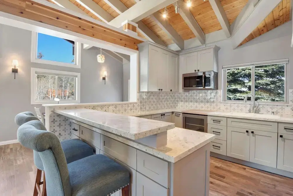 Alpine Chalet Nature Lovers Rejoice! Chic 4 BDR