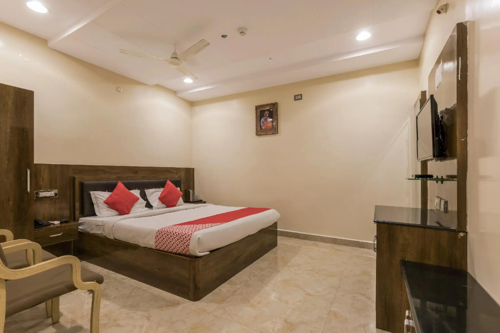 Collection O 5302 Bhadra Grand