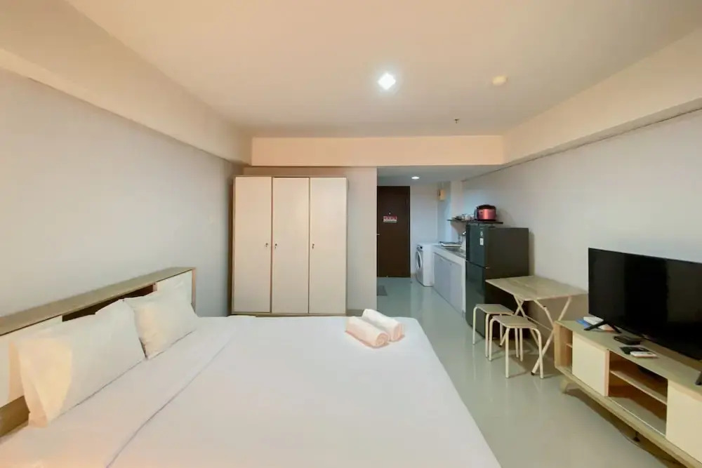Cozy Stay Studio Apartment At H Residence