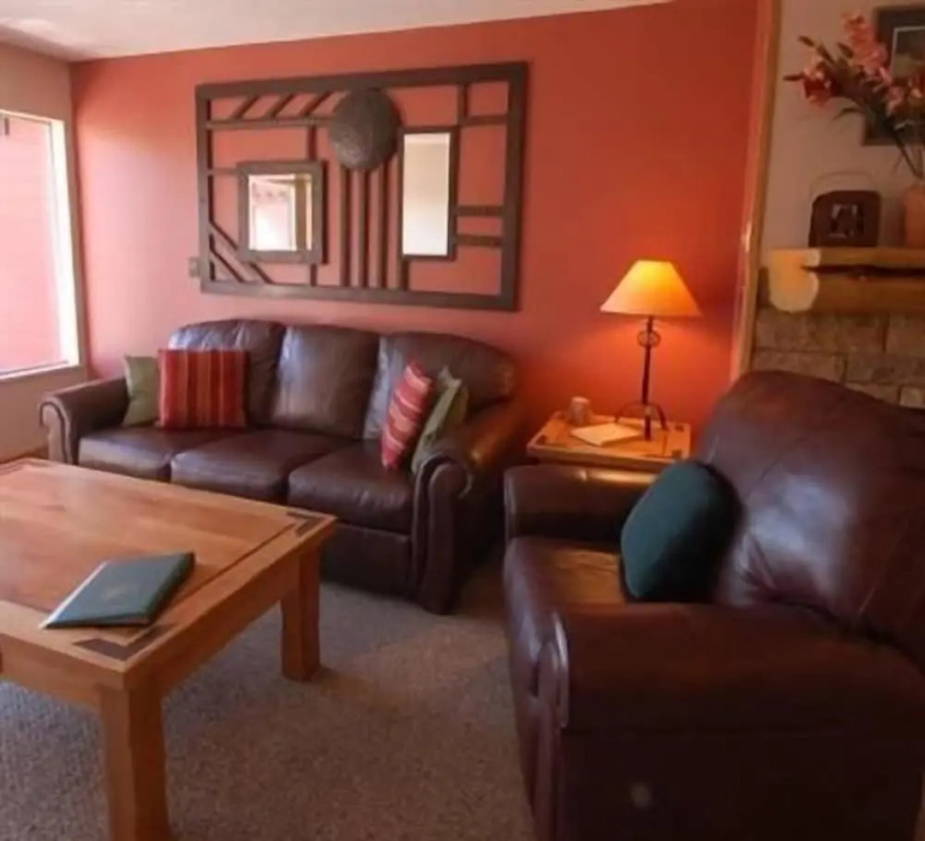 Ridgecrest Condominiums by Pioneer Ridge Management