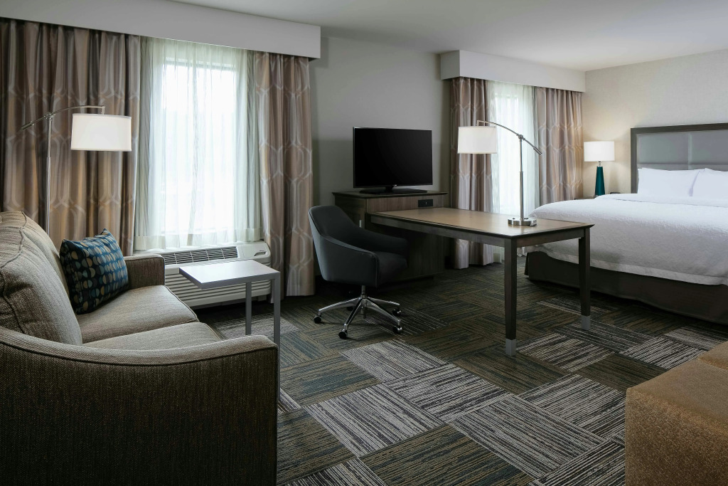 Hampton Inn & Suites-Hudson Wisconsin