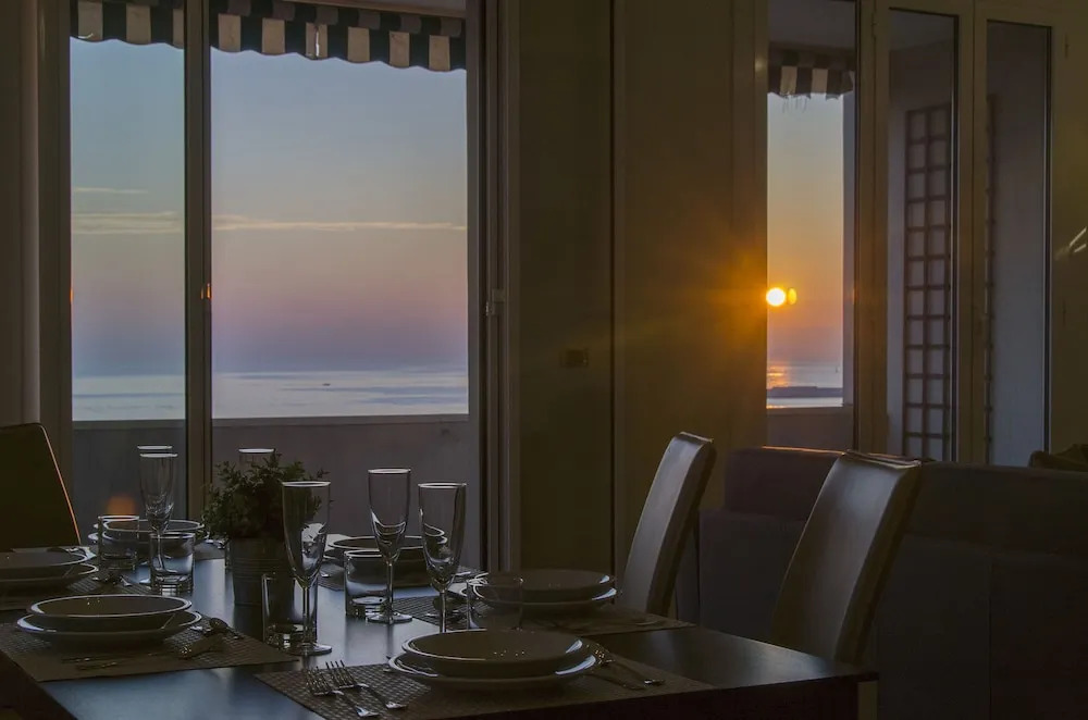 JOIVY Fronte del Mar Seaview Apartment Casaregis