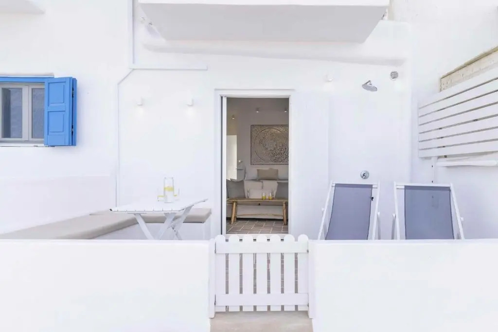 Seafront Brand New Studio in Little Venice of Paros