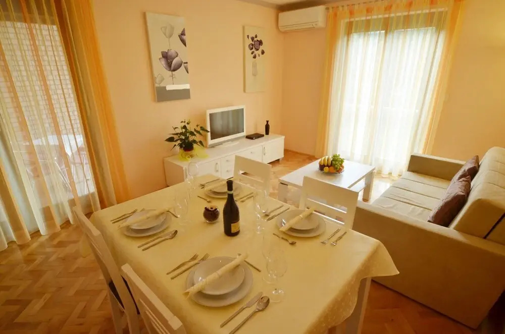 Bernardo in Rovinj With 1 Bedrooms and 1 Bathrooms