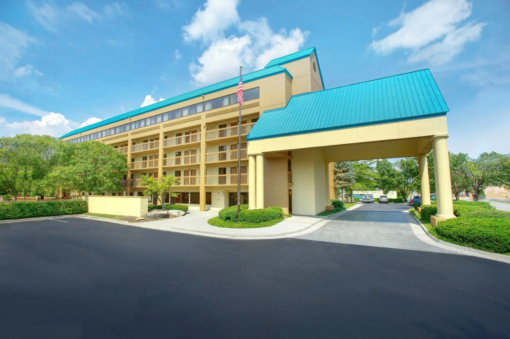 Quality Inn Near the Island Pigeon Forge