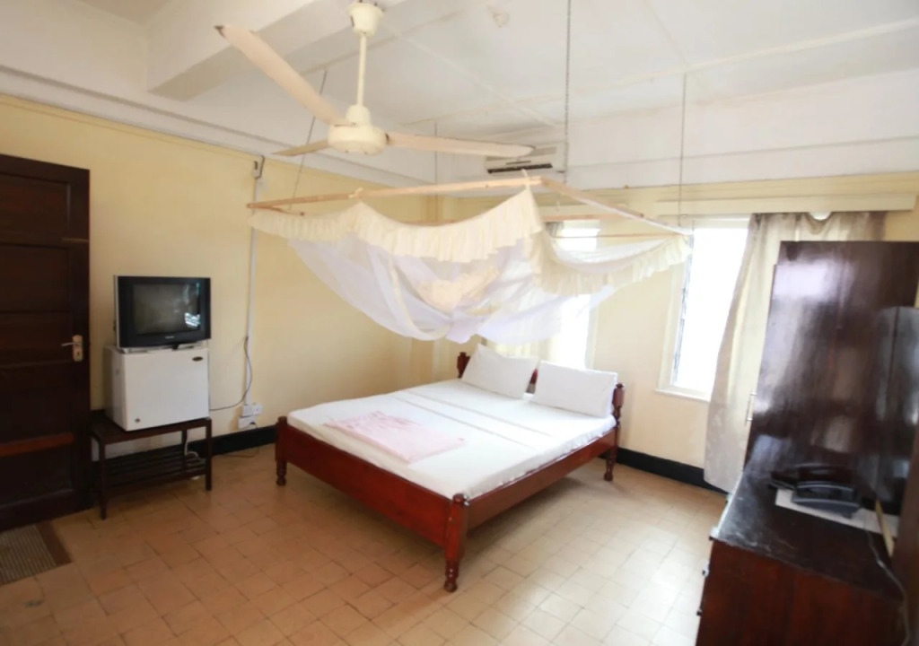 New Palm Tree Hotel