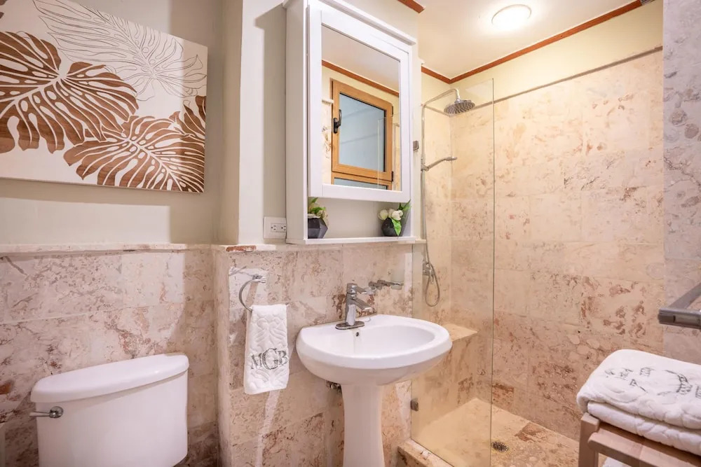 4BR Maid Included Golf Course View 8 Guest