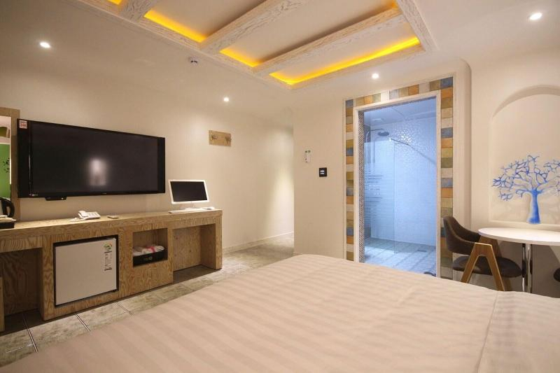 Gimje Q Drive Self Check-in Motel