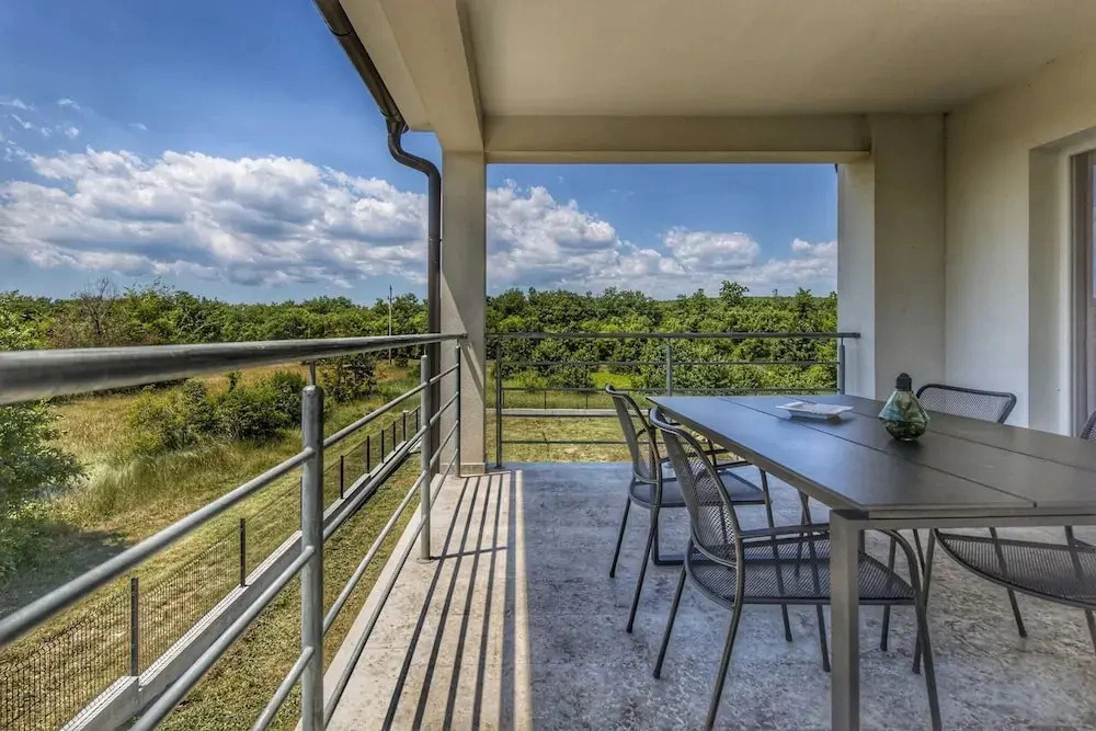 Apartment in Labin With Pool & Beach Nearby