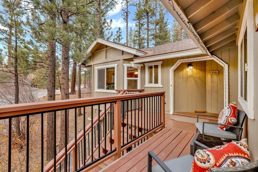 2214-cozy Pines 3 Bedroom Home by Redawning