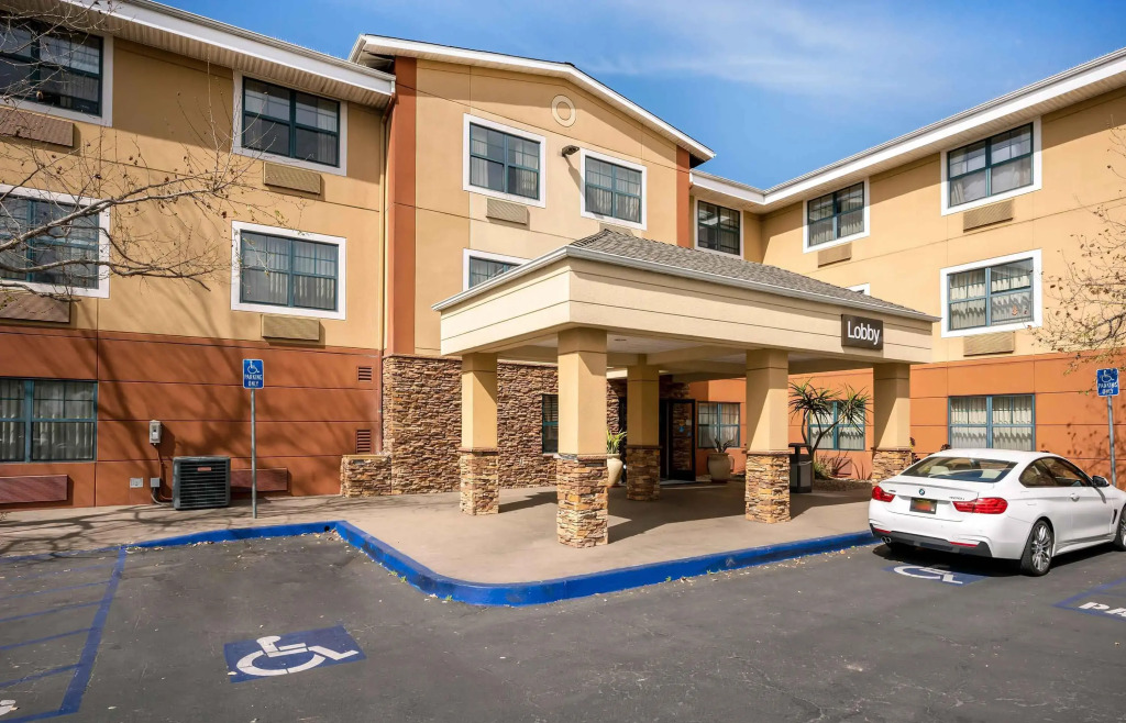 Extended Stay America Suites - Santa Barbara - Calle Real