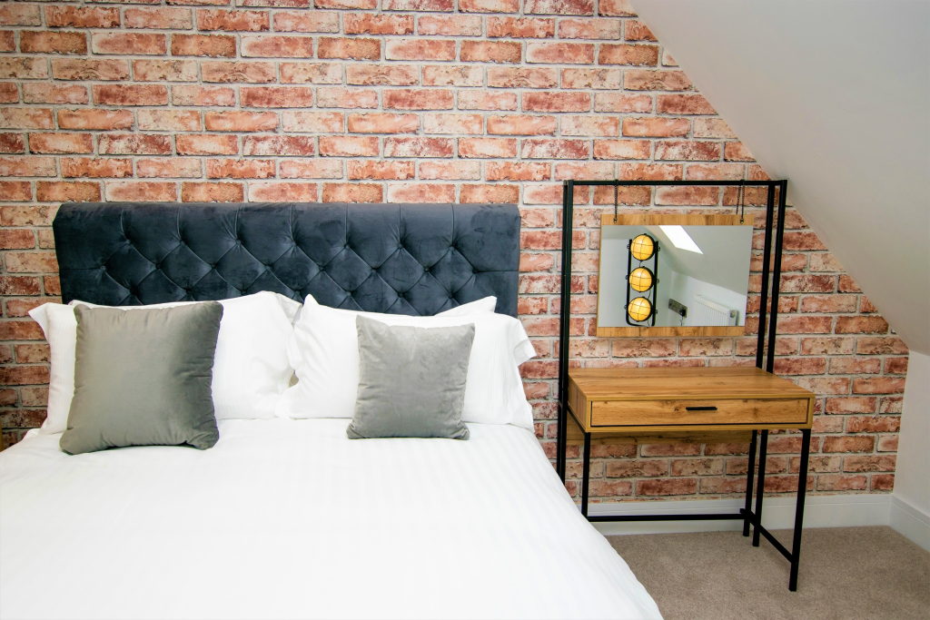 Your Apartment | Bristol Rowan Tree - No.7