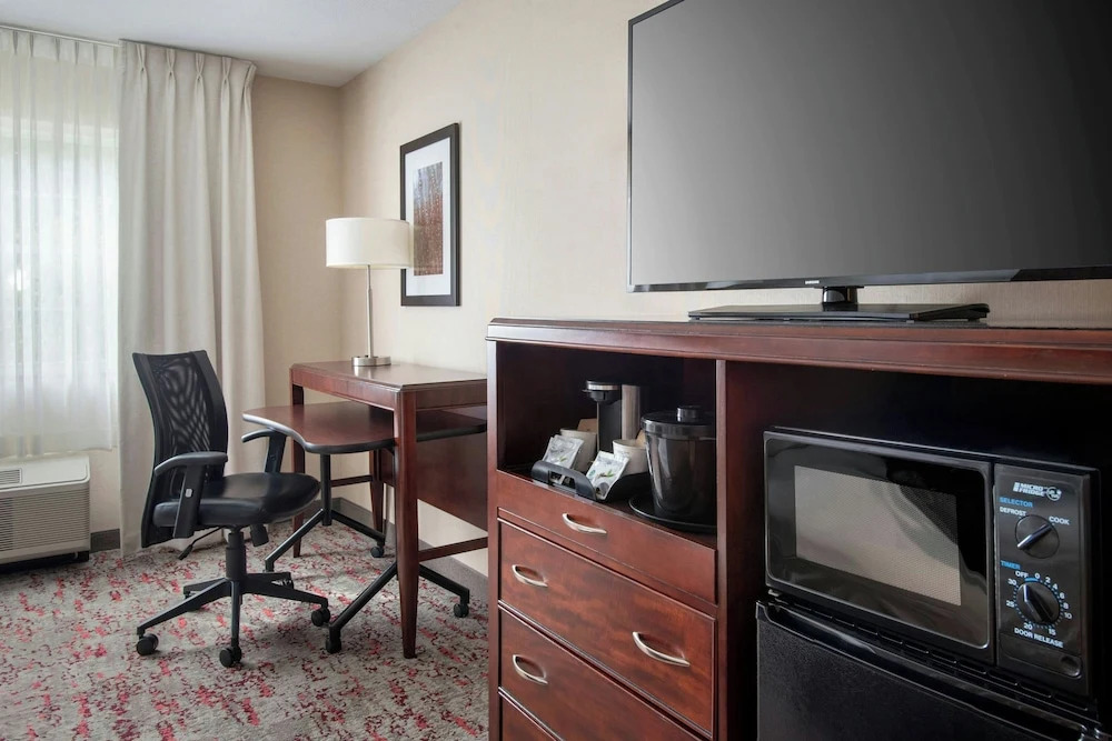 Fairfield Inn & Suites Lenox Great Barrington/Berkshires