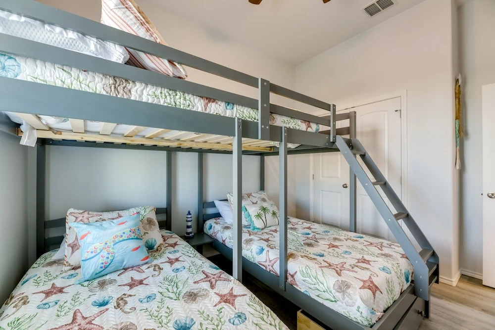 Community Pool Access & Bay View: Rockport Home!