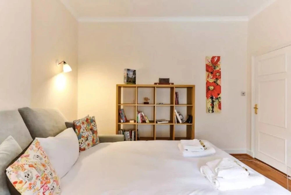 Great Apartment in Beautiful Location!
