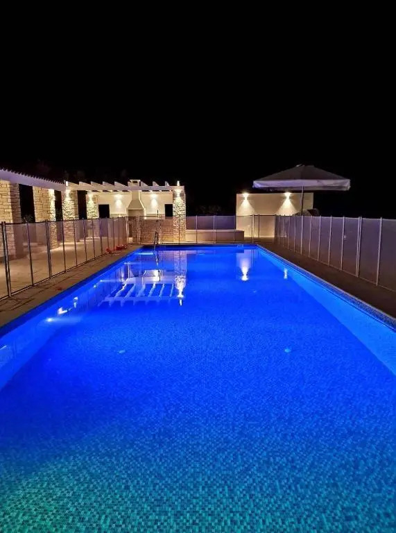 Holiday 6 Bedroom Luxury Villa