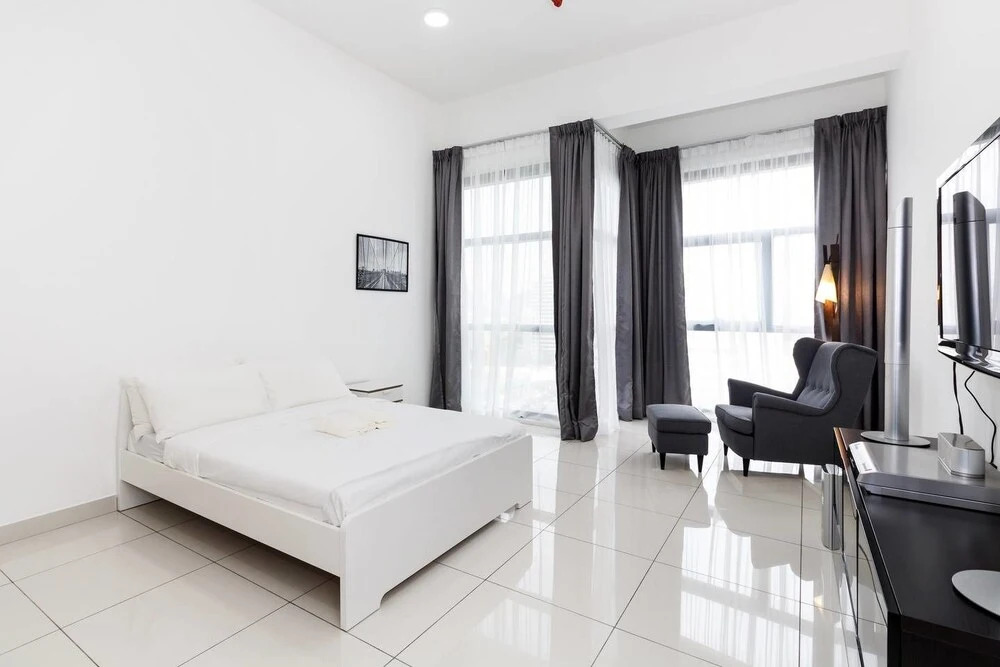 Bright and Comfy Studio 10 Minutes From Klcc