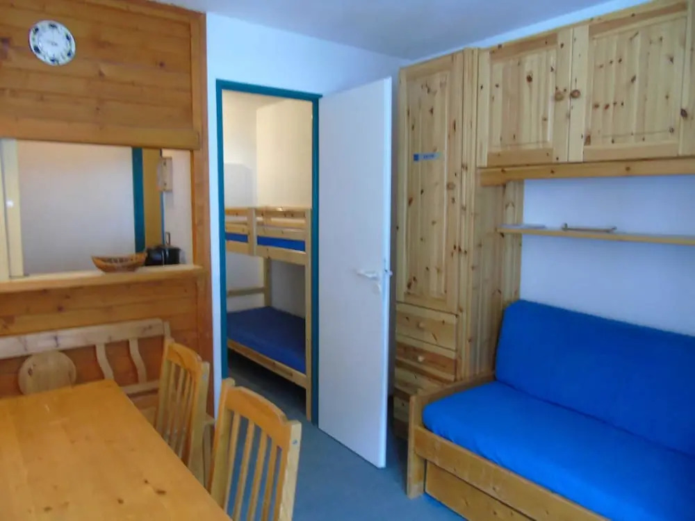 Lou Services Apartment THE206 LSI 001