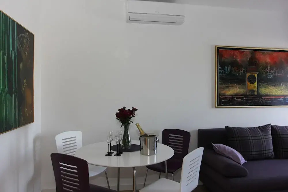 Apartment House Vitaic