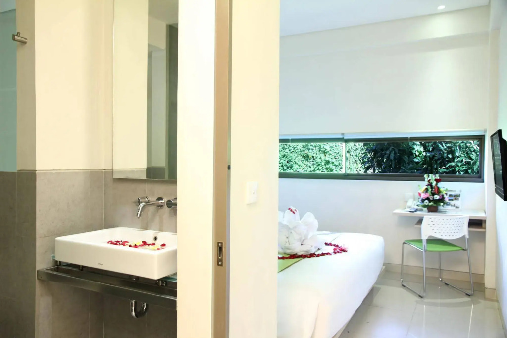 J Hotel Kuta