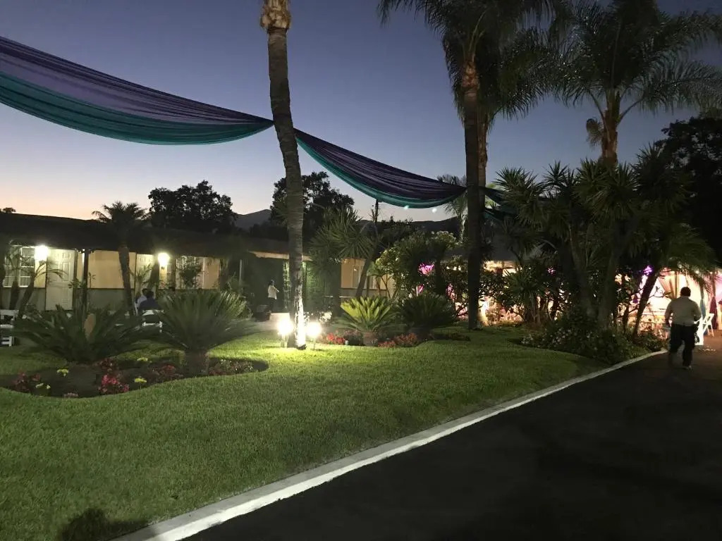 Palm Tropics Motel