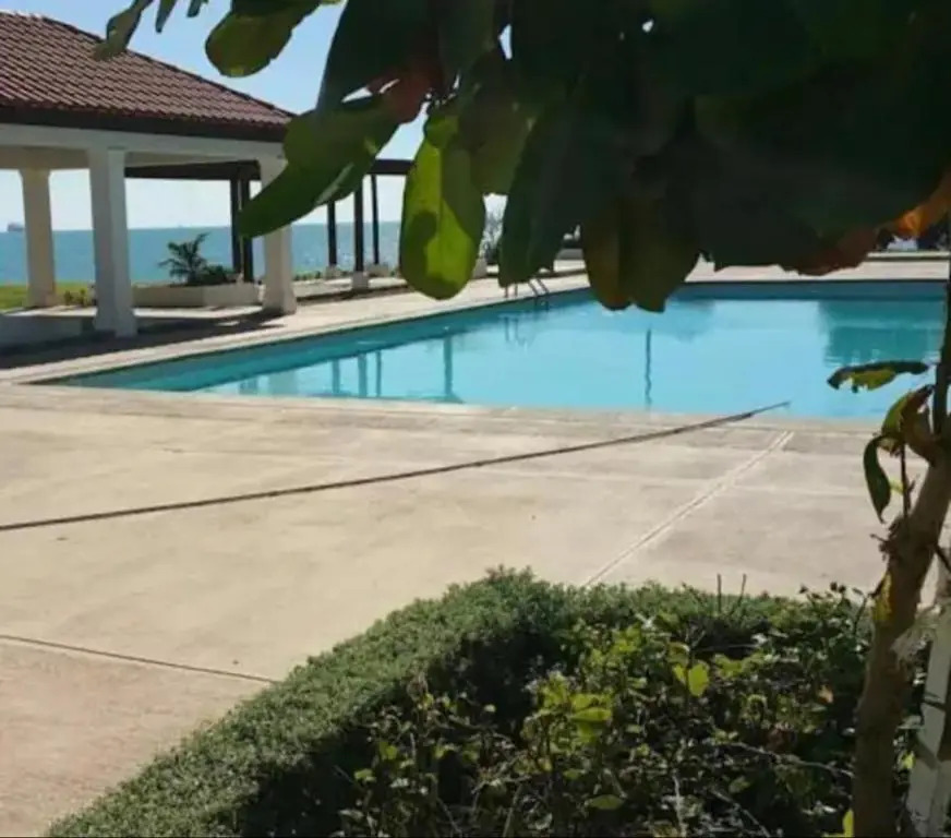 R & V Beach Front Vacation Home