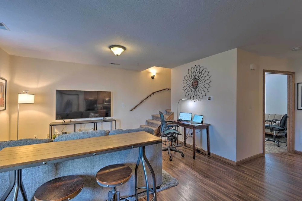 Cozy Cedar Rapids Pad - 2 Blocks to Mercy Care!