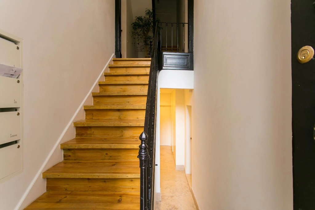 JOIVY Stunning 2BR Apt w/garden, by the Avenida subway & Botanical Garden of Lisbon
