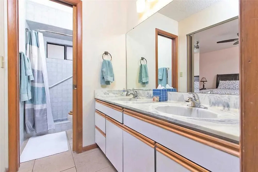 Blue Oasis - Three Bedroom Home