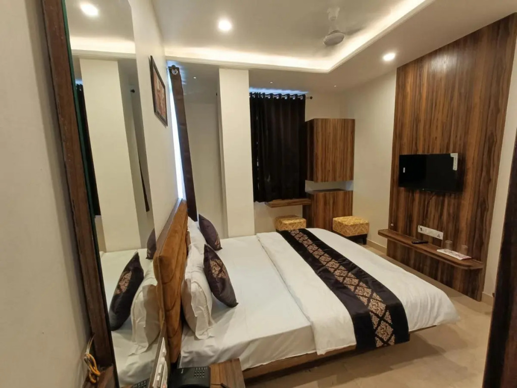 Maruti Group Of Hotels - Vrinda Inn