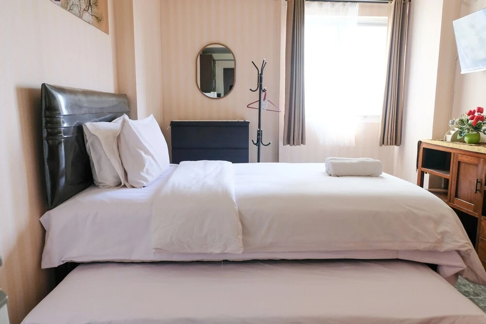 Homey And Cozy Studio Room At Suites @Metro Apartment