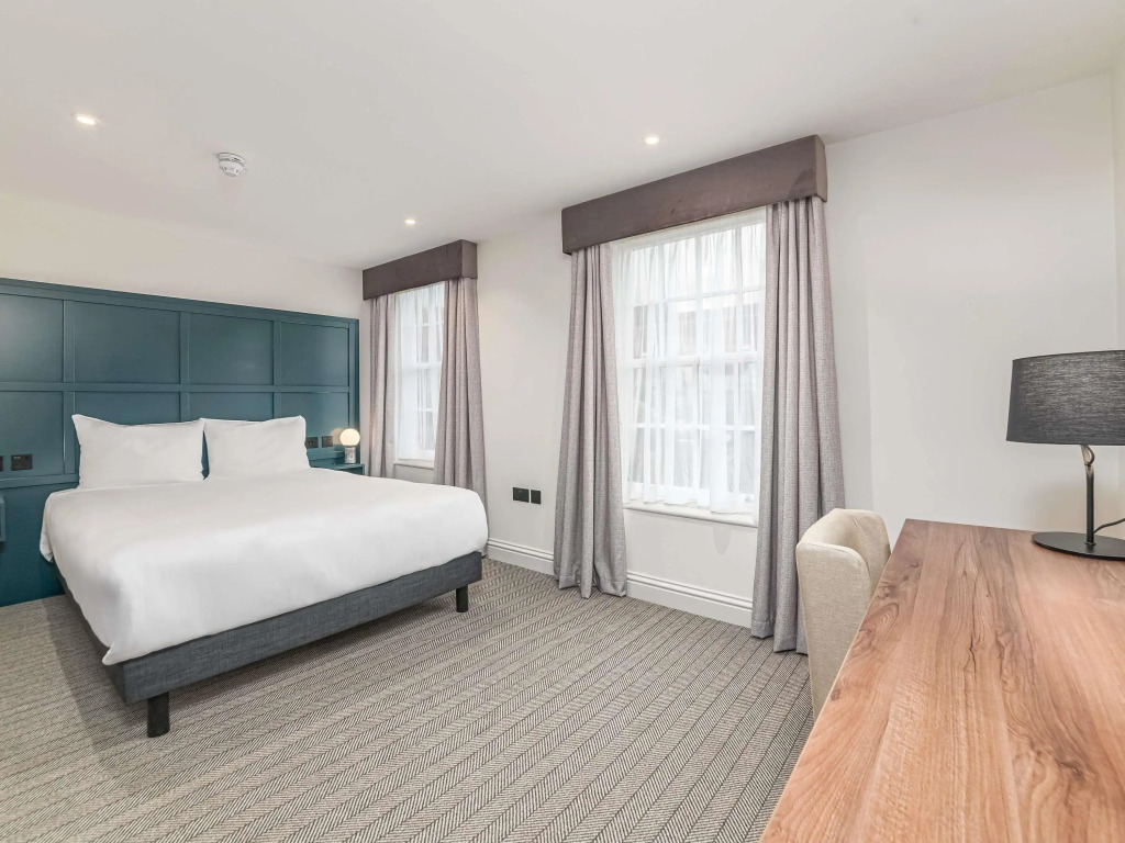 Mercure Salisbury White Hart Hotel & Apartments