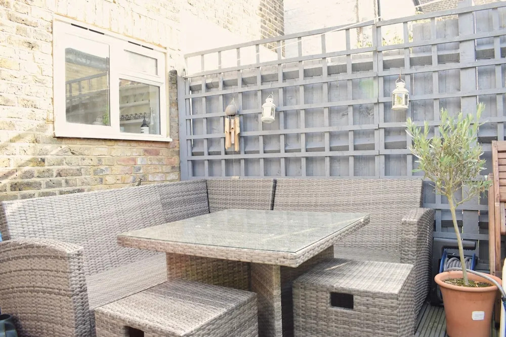 2 Bedroom House Close To Peckham Rye Park