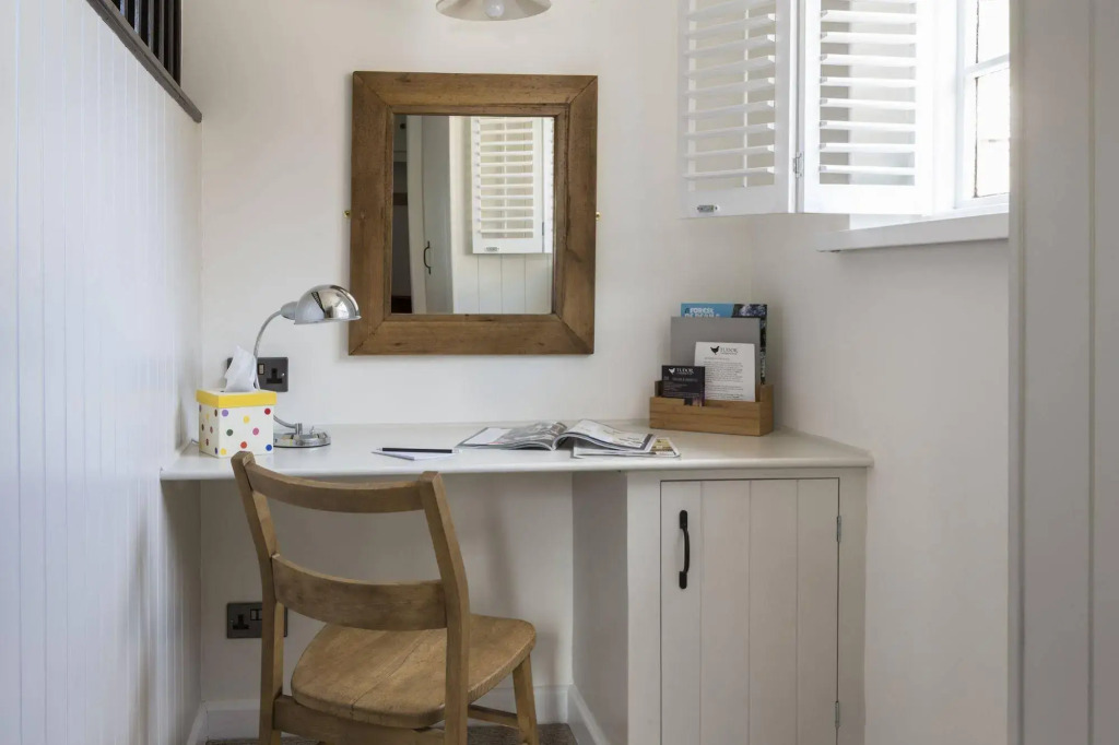 Tudor Farmhouse Hotel