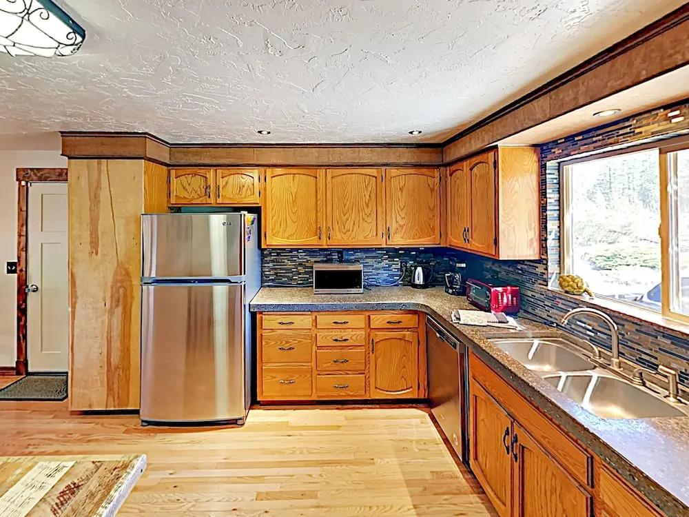 New Listing! Bend Basecamp W/ Hot Tub, Fenced Yard 3 Bedroom Home