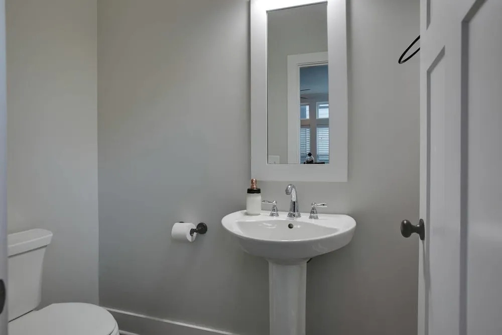 Industrial 3br/2.5ba Home Mins to DT by Domio