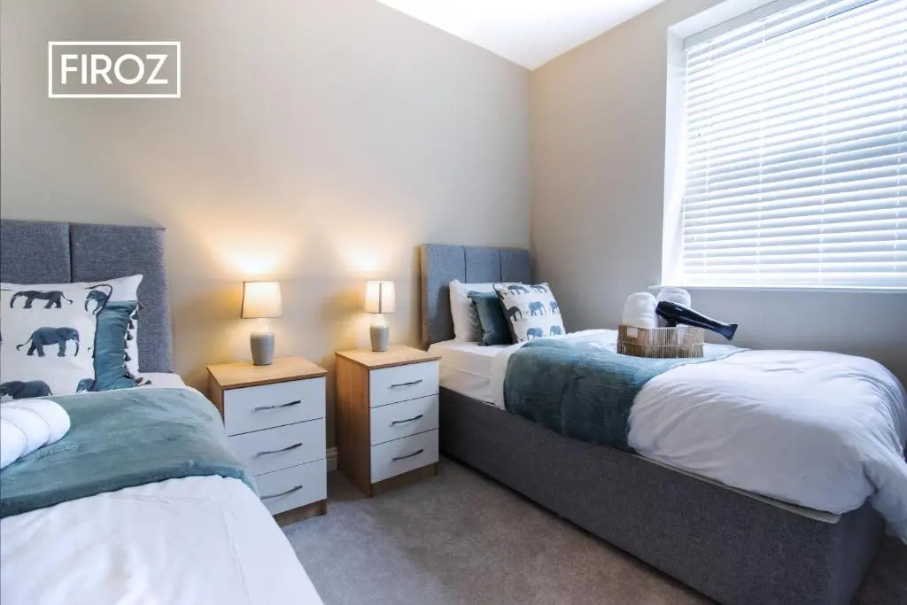 2 Bedroom 1 Bathroom Town Center Apartment With Free Parking By Firoz Property Management