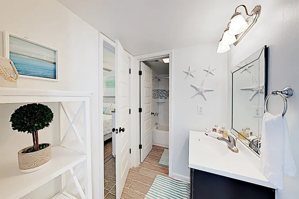 New Listing! Chic Gulf-view Beach W/ Pools 3 Bedroom Condo