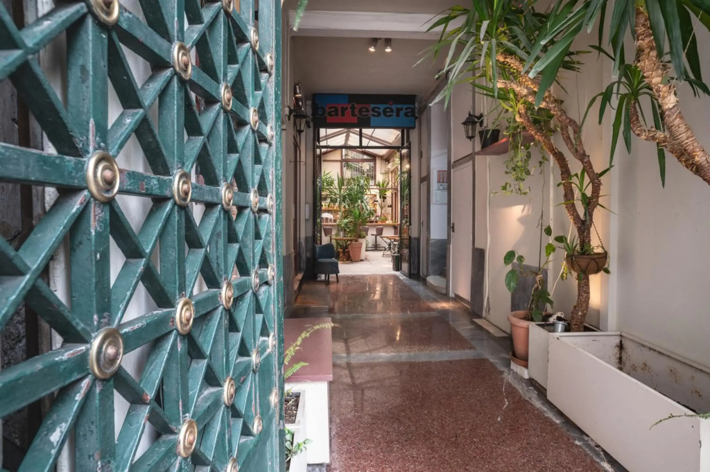 Polytimon, an Athenian neoclassical apartment