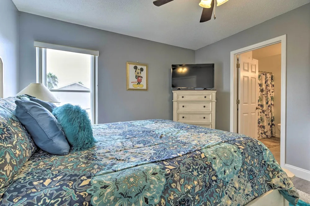 Orlando Area House Near Disney w/ Pool Deck!