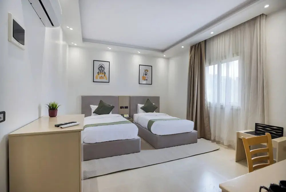 Seven Stays Zayed