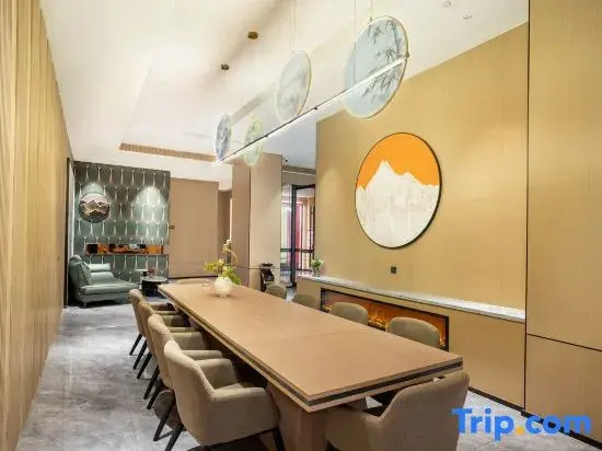 Hengya Hotel (Zhumadian 990 Hospital)