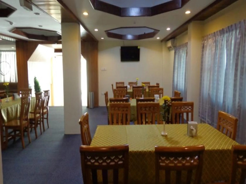 Royal Khattar Hotel